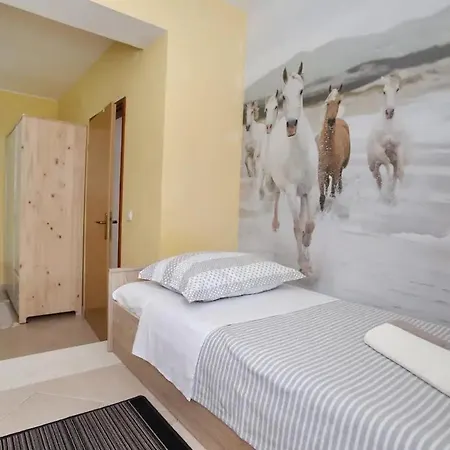 Frana-ugodan U Blizini Stare Jezgre Grada *