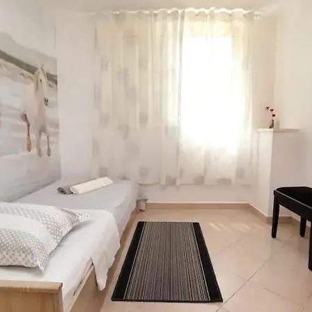 Frana-ugodan U Blizini Stare Jezgre Grada Apartmán