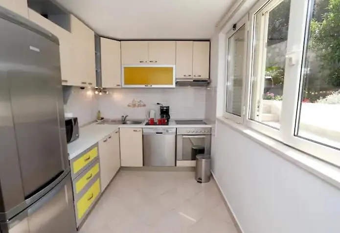 Appartement Frana-ugodan U Blizini Stare Jezgre Grada