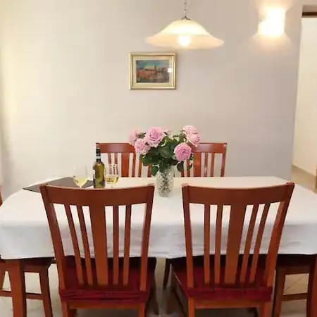 Frana-ugodan U Blizini Stare Jezgre Grada * Trogir