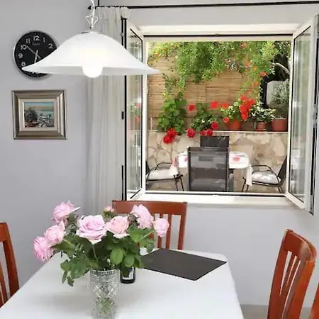 Frana-ugodan U Blizini Stare Jezgre Grada Apartament