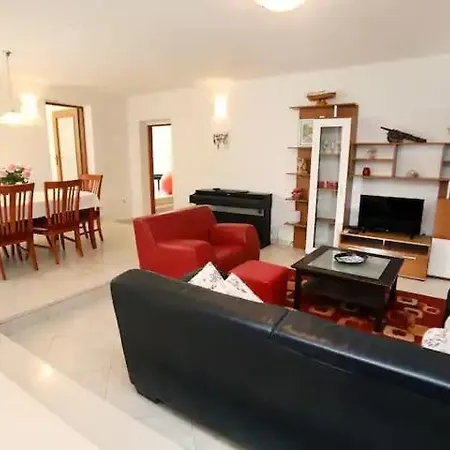 Frana-ugodan U Blizini Stare Jezgre Grada * Trogir