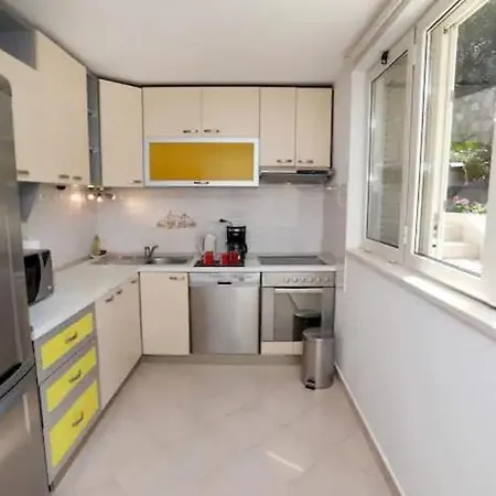 Apartament Frana-ugodan U Blizini Stare Jezgre Grada