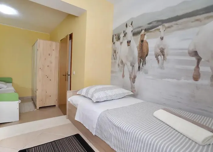 Frana-ugodan U Blizini Stare Jezgre Grada *