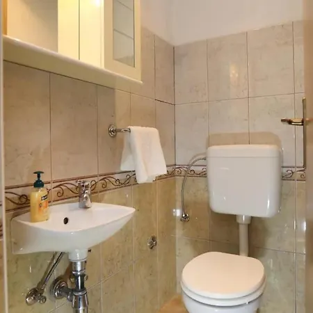 Frana-ugodan U Blizini Stare Jezgre Grada * トロギール